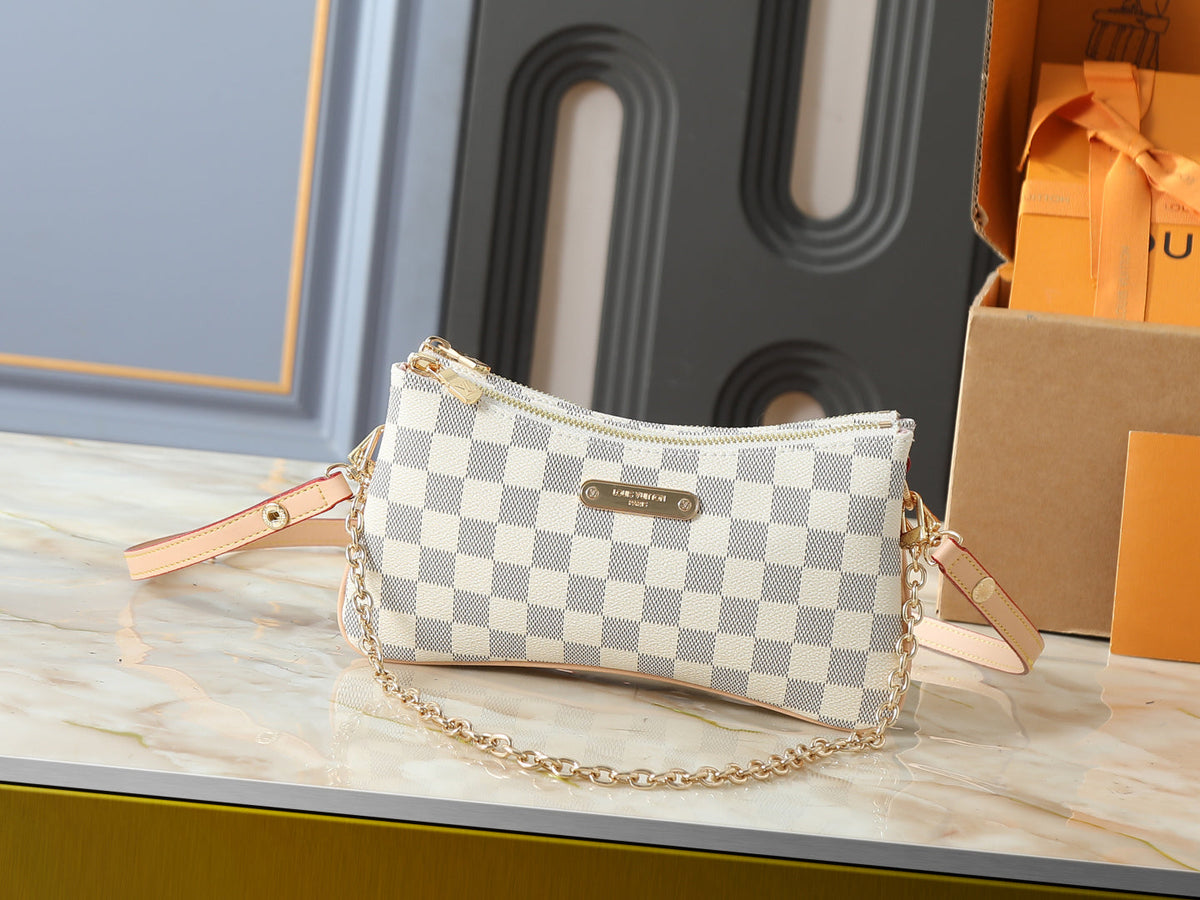 Liv Pochette New Collection